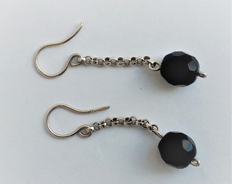 Silver chain earrings with git,Dangly earrings,Earth earrings,Silver and black,Black natural gemstone,Unique gifts,Made in Amsterdam,Holland