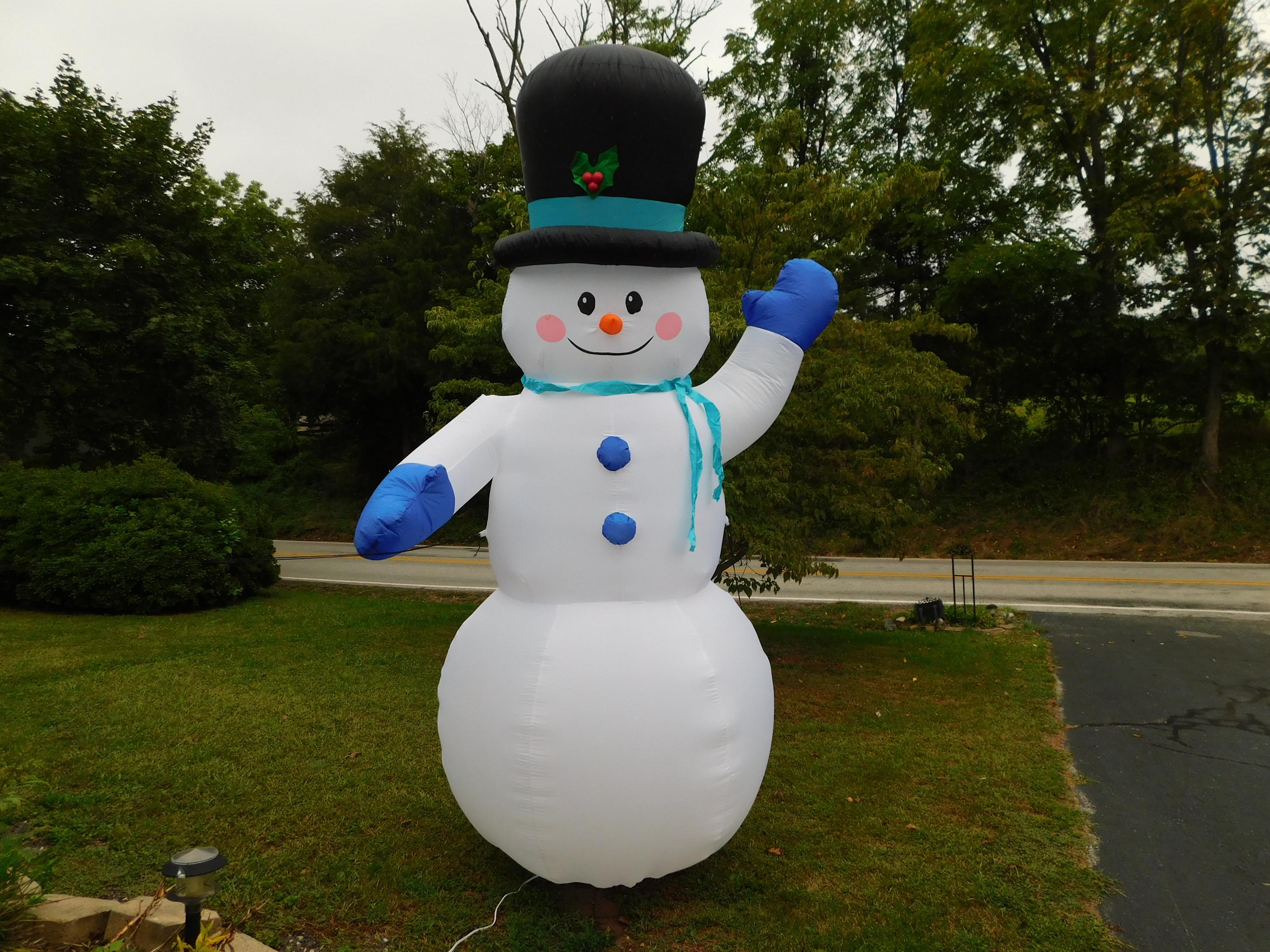 Gemmy Christmas 10 Ft Giant Snowman Airblown Inflatable Yard Decor