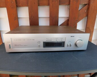 Vintage AKAI Fm Am Stereo Tuner, Model: AT-K33, Working Condition