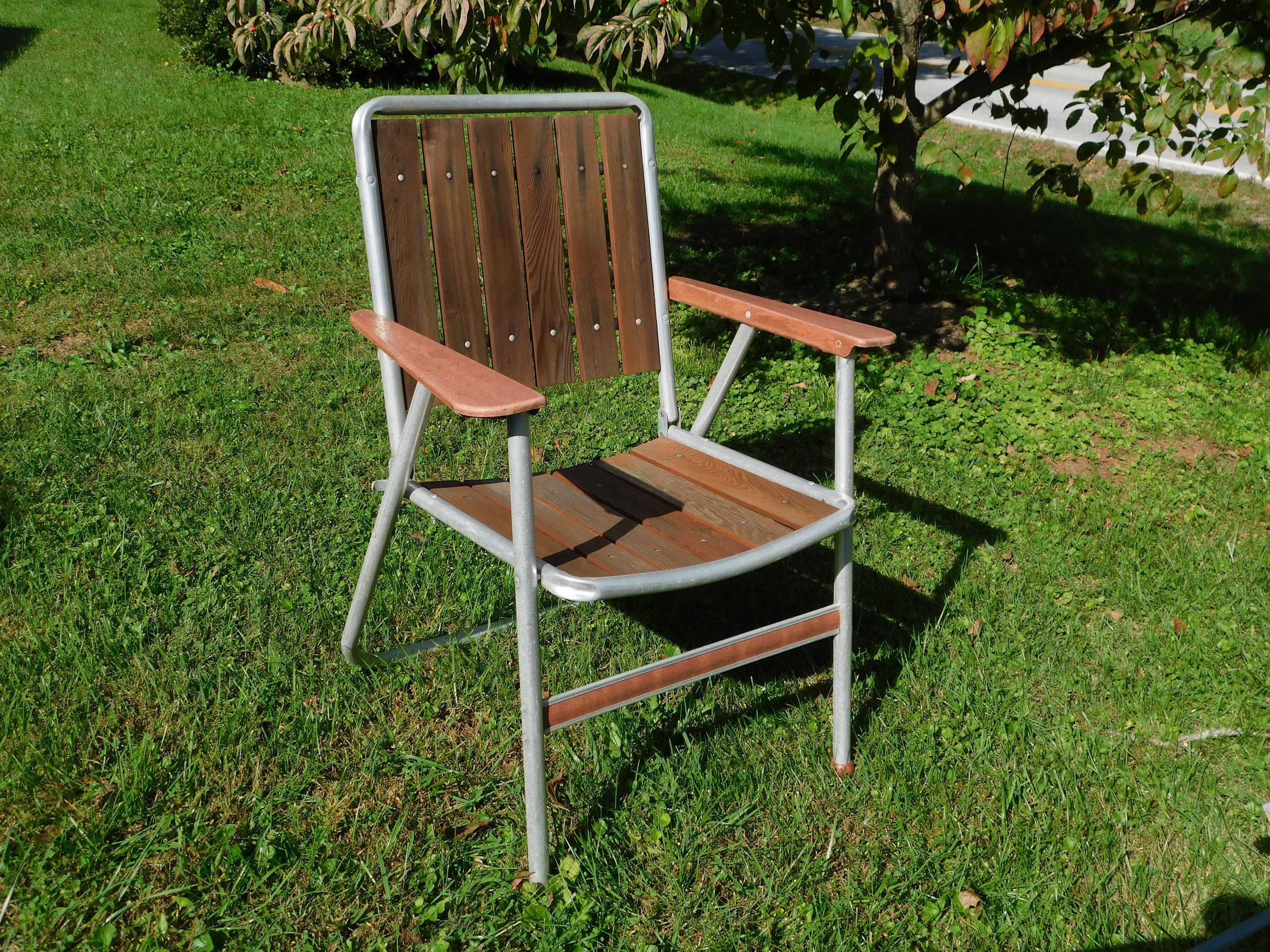 Lightweight folding 2024 lawn chairs