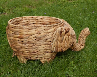 Vintage Rattan & Wicker Elephant Storage Basket Planter Shabby Chic