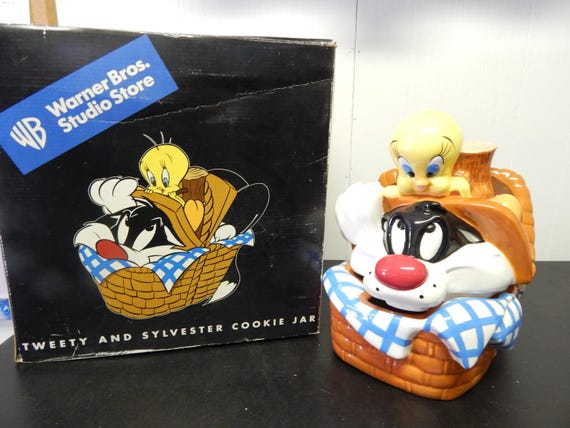 1999 Looney Tunes Tweety & Sylvester Picnic Basket Cookie Jar