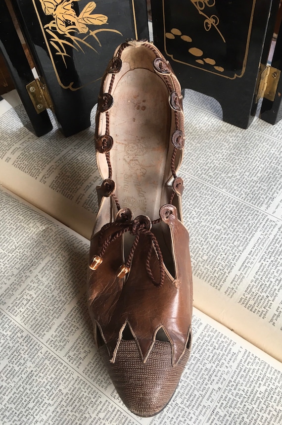 1920s - 1930s Unusual Cutout Laced Leather Shoes.