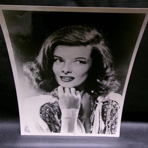 No.4141)  Katharine Hepburn. glossy 8x10 Photograph. Really Great Shape