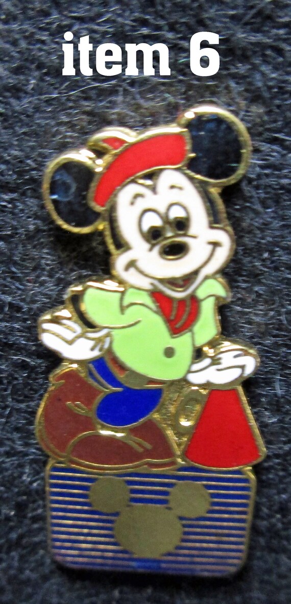 SET of 6 Collector enameled Pins, 1 Disney collec… - image 9