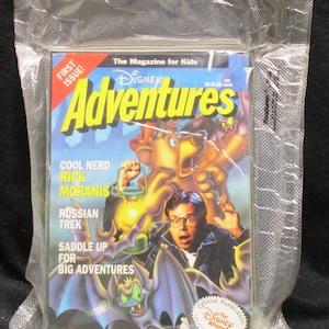 No.3318a}  28 plus year old Disney Adventures Magazine.  Vol. #1, issue #1, 1990. The first issue. Mint Condition.  plus 10