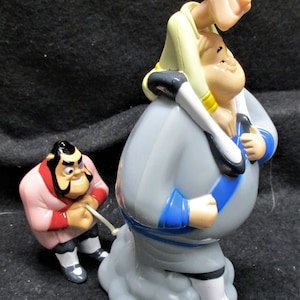 No.3775) 1 Disney’s Mulan character Po Ling Happy Meal toy Fine to Near Mint condition.