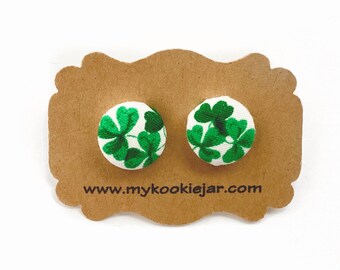 St. Patrick's Day Green Shamrock Studs, Shamrock Stof Button Oorbellen, Lucky Irish Earrings, Nikkelvrije Studs en Clip-ons, Klaverblad