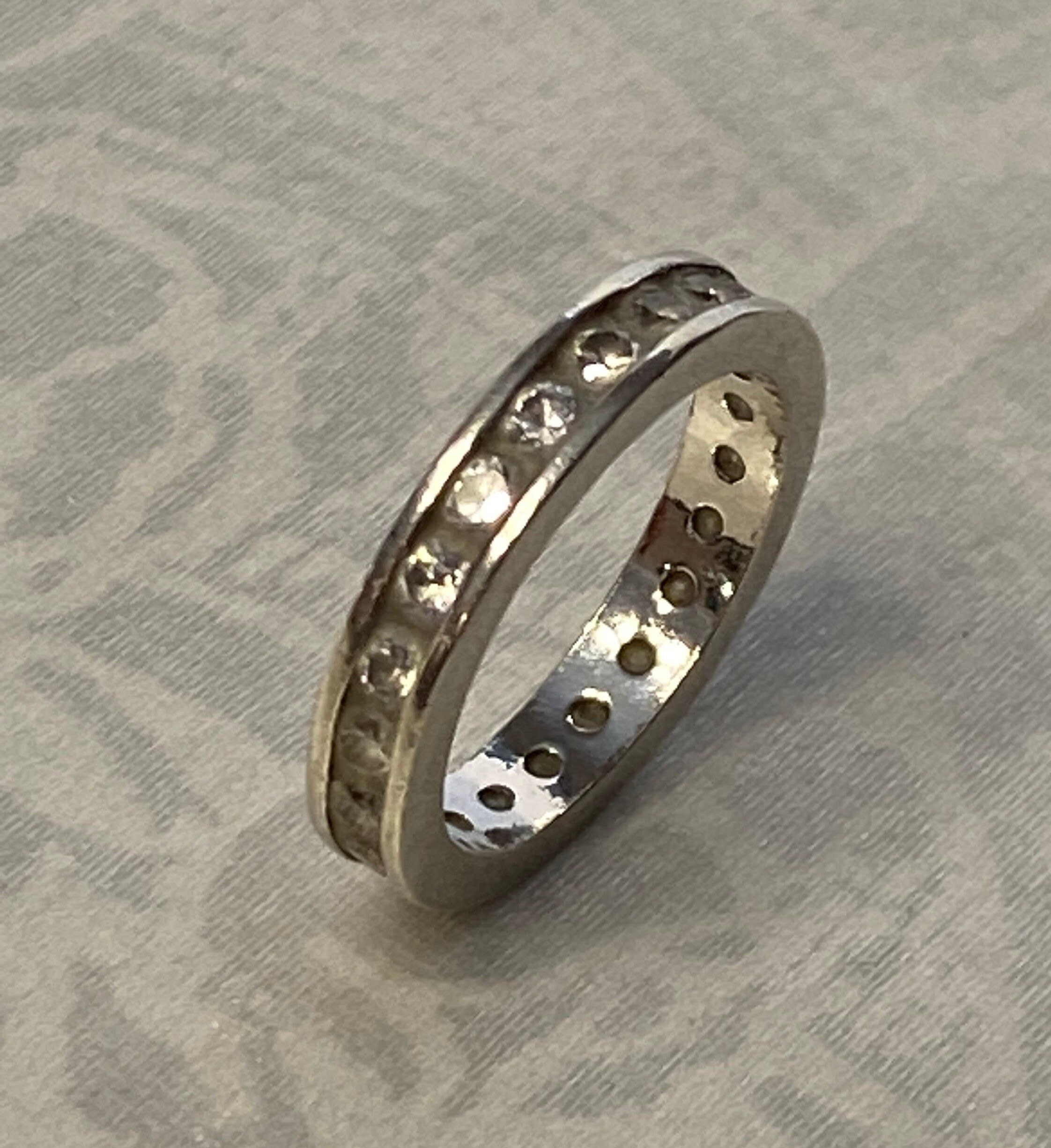 Silver eternity ring discount
