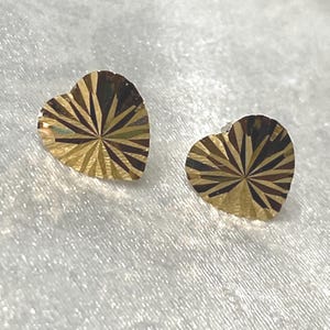 14K Solid Yellow Gold Diamond Cut Design Heart Pierced Stud Earrings Fine Jewelry Studs