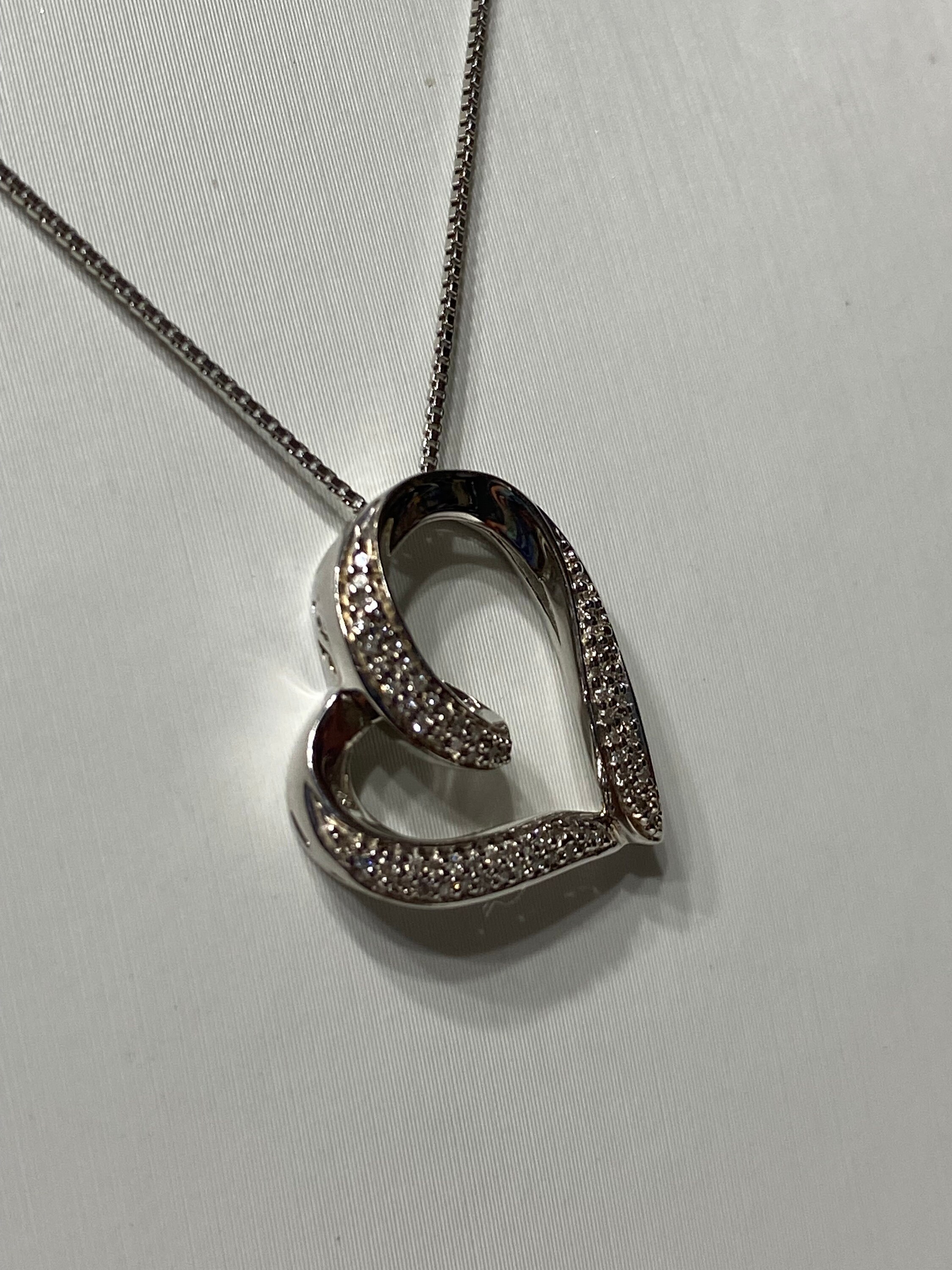 925 jtw outlet heart necklace