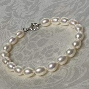 Sterling Silver 925 White Feshwater Pearl Beaded Heart Charm Bracelet Jewelry 8 Inch