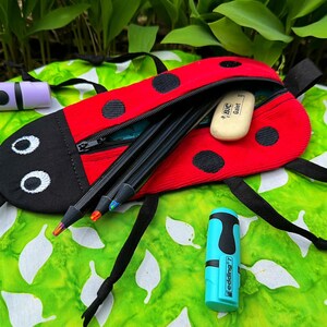 15x25 cm 6x10 inch Pencil Case Ladybug ITH Bild 8