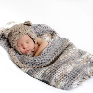 Crochet Bear Ear Bonnet // Vintage Bonnet // Crochet Spring Bonnet // Baby Bear Bonnet image 3