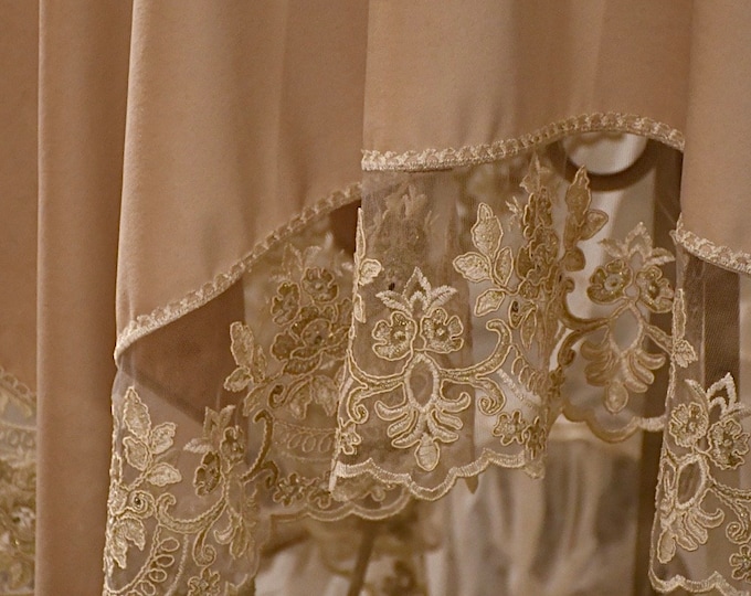 Wonderful tablecloth/table cover in beige velvet and “Claire” lace