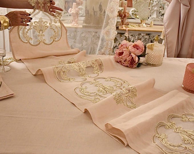 Linen Runner with Hand-Embroidered Lace - Elegant Centerpiece with Romantic Vintage Tabló