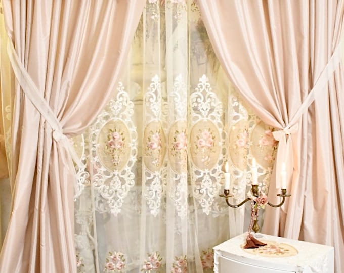 “ROSE REGALI” curtain set with pink drops