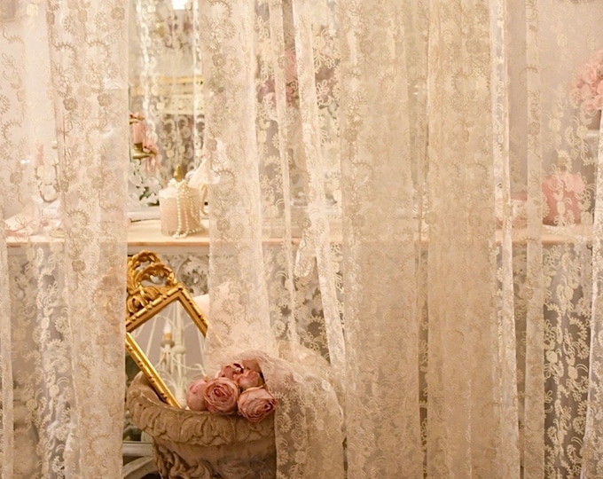 Shabby chic ivory tulle curtain with "rose" decoration