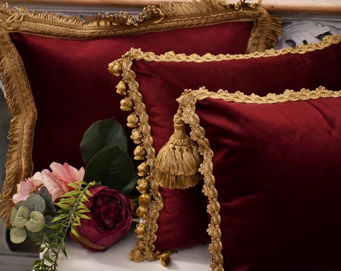 Cushion collection “Duchessa” fine velvet and antique gold trimmings burgundy