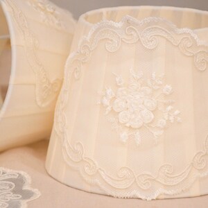 Romantic lampshade in silk and ivory lace image 6