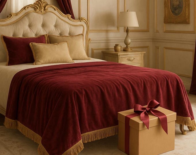 Fine velvet bed set with antique gold trim – Handmade in Italy. Aristocratic luxury.