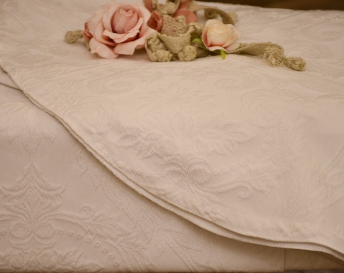 “Botticelli” cotton pique bedspread