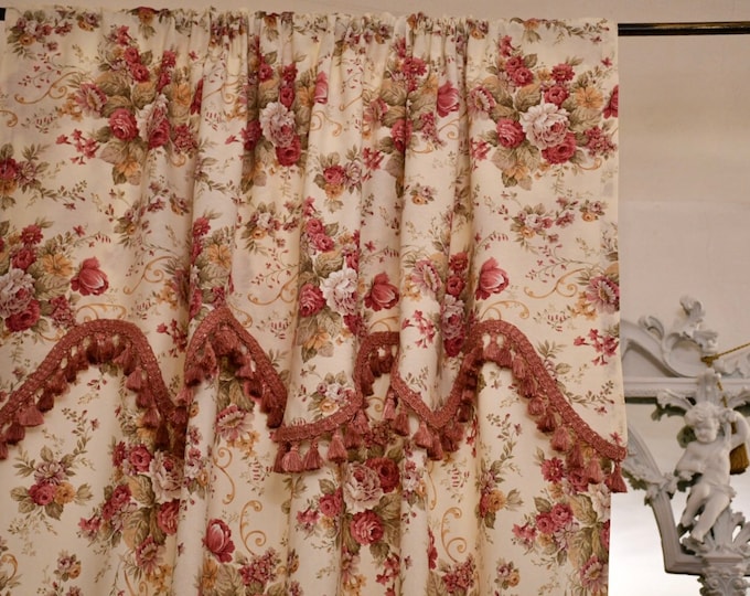 "Rose Vintage" floral curtain with valance and bell trimmings