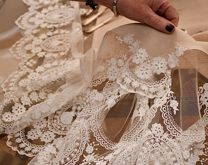 Table runner collection “Madame”
