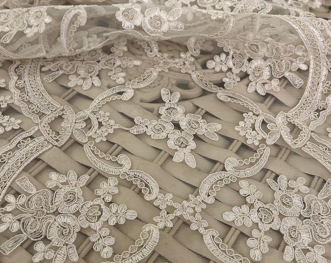 Wonderful Italian rebrodè lace “ROSABELLE” height 38 cm