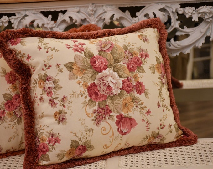 Cushion with trimmings “Rose Vintage”