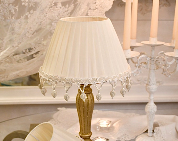 Romantic lampshade in silk and ivory pearls “Carol”