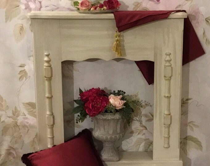 Shabby chic console