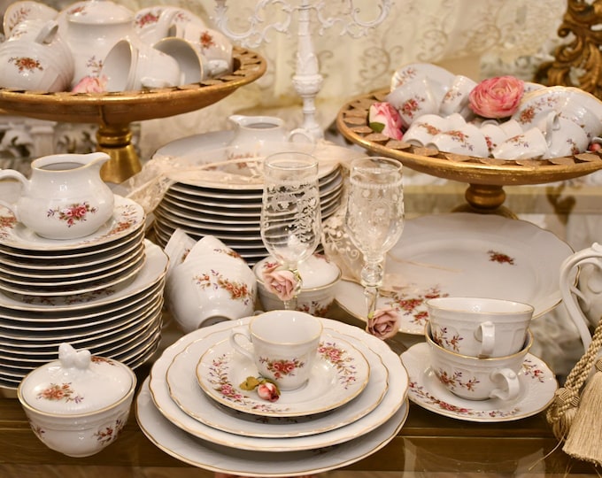 Wonderful set of vintage Italian porcelain plates and cups, 107 pieces of refined elegance, rare and unique