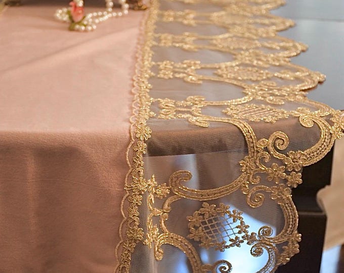 Runner Velvet precious pink and gold lace “Renaissance”