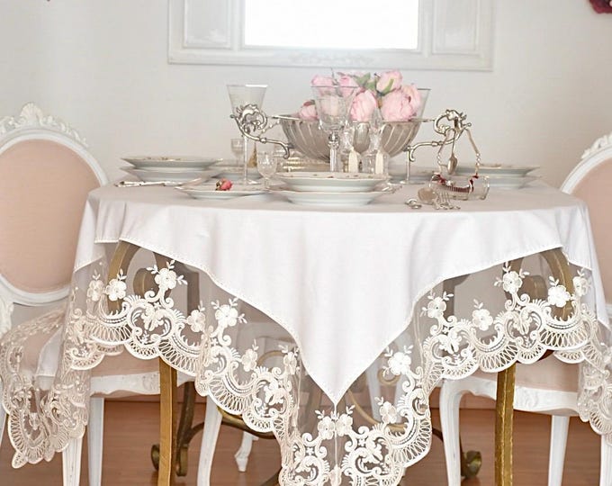 Tablecloth in natural linen and fine white rebrodé lace “”Maria Regina”