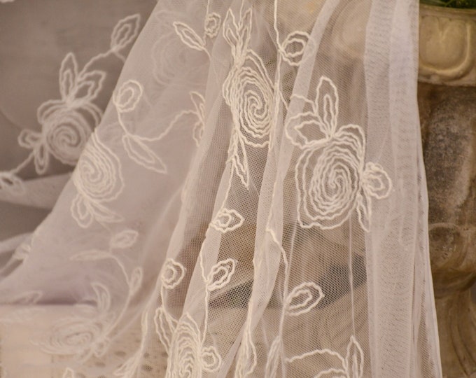 Antique 20th century lace “pink”