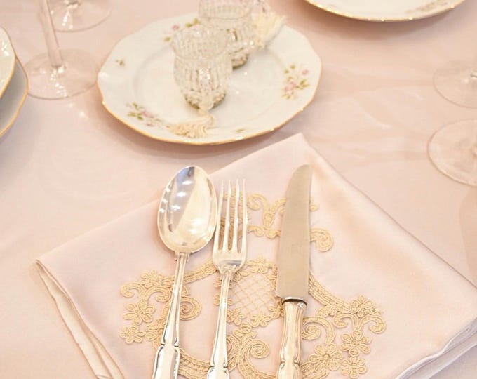 Pink silk satin napkins, linen and lace collection “Rinascimento”