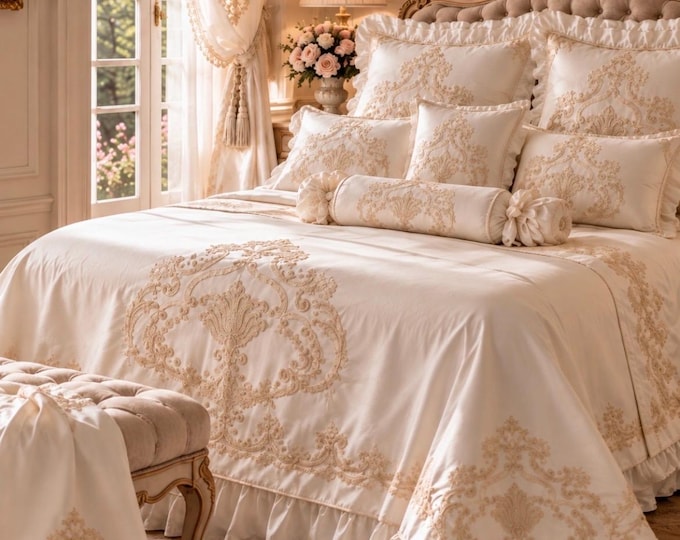 Italian white cotton satin bedspread with Renaissance coat of arms embroidery bed set with cushions.