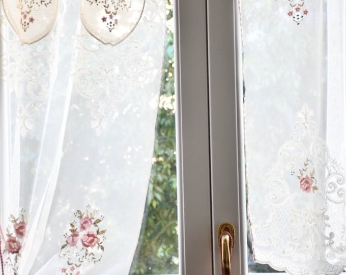 Glass curtains in tulle “Regal Roses” TRANSPARENCY