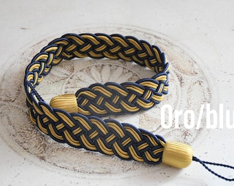 Braided bracelet for two-tone curtains