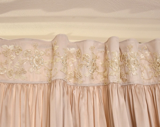 Precious satin curtain in precious silk Renaissance "Vittoria" pink