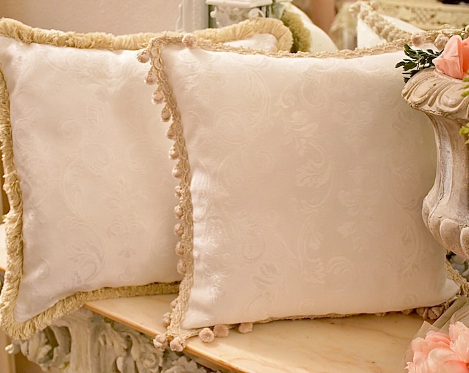 White luxury cushion "Liberty" collection