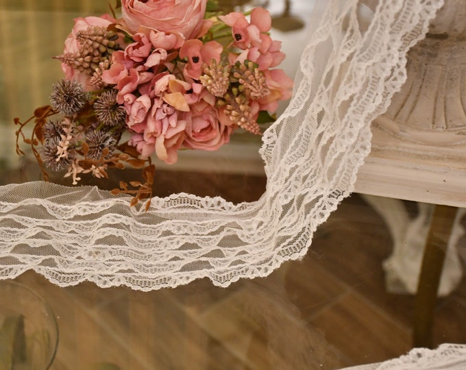 Lace with flounces 100% Italian cotton