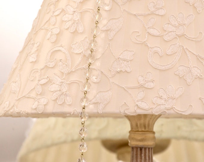 “Wonderful Embroidery” lace lampshade