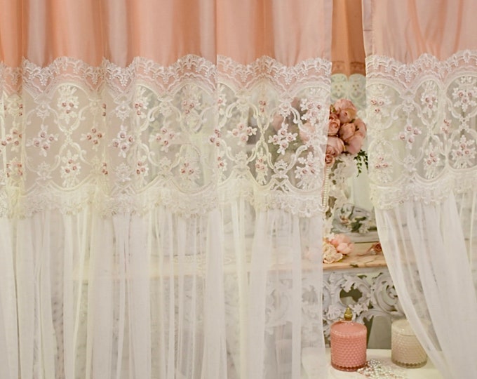 Curtain in pink taffeta with lace and tulle “Rosabelle”