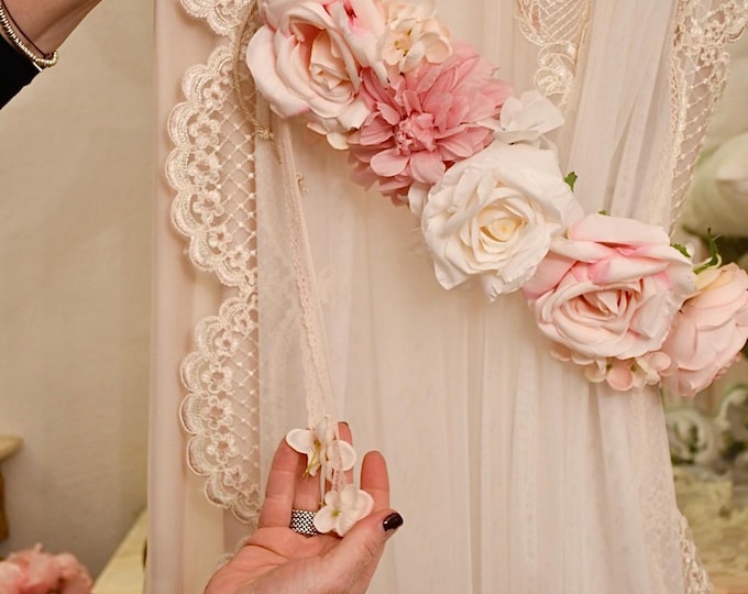 Curtain Tieback/Embrasse with flowers curtain decoration romantic bouquet natural