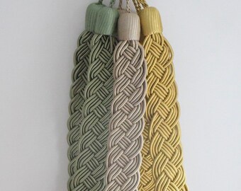 Embrasse braid bracelet for curtain