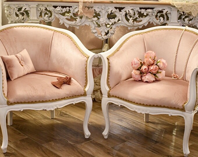 Antique armchairs in white wood and pink velvet from the early 1900s in Italy