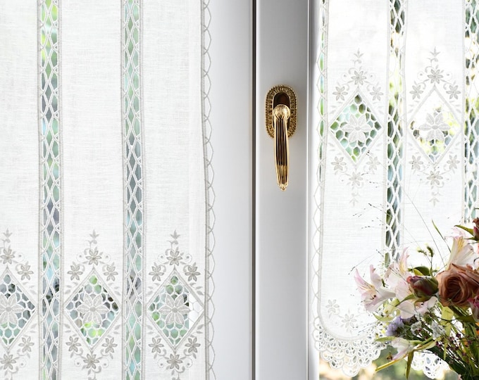 Embroidered glass curtains “Lucy”