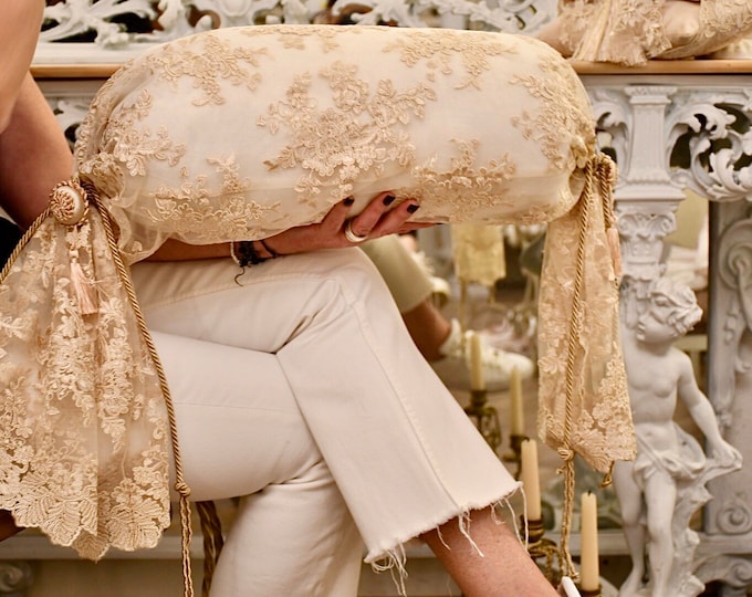 Wonderful ivory lace cushion “Greta”